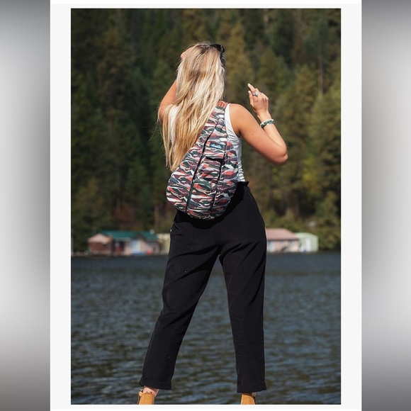 KAVU Original Rope Sling Bag canvas backpack satchel purse - Picture 3 of 9